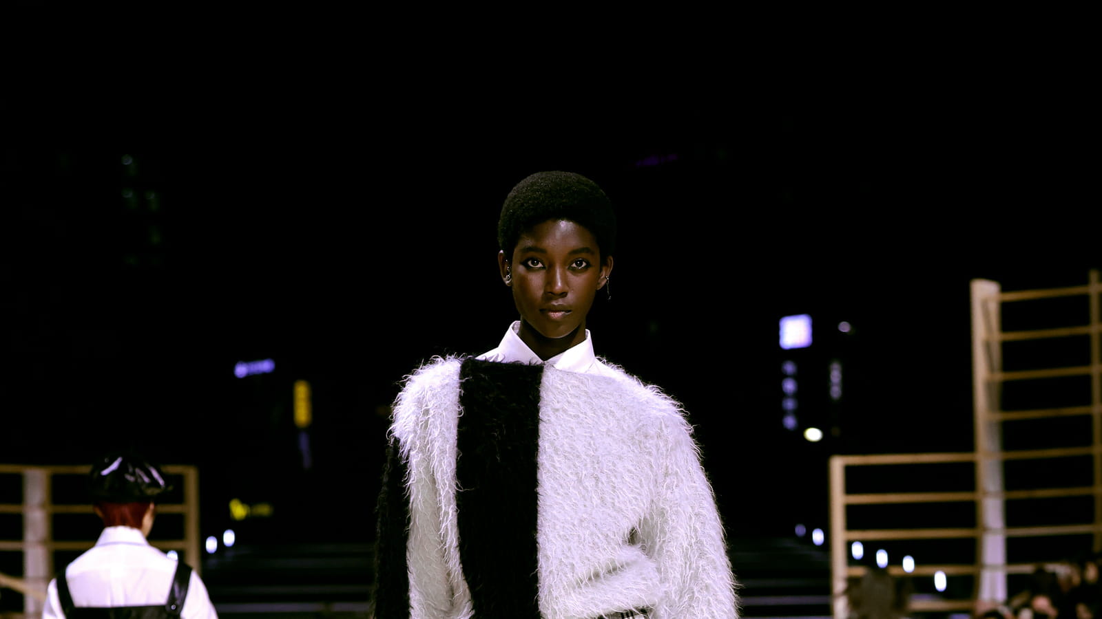Look 60