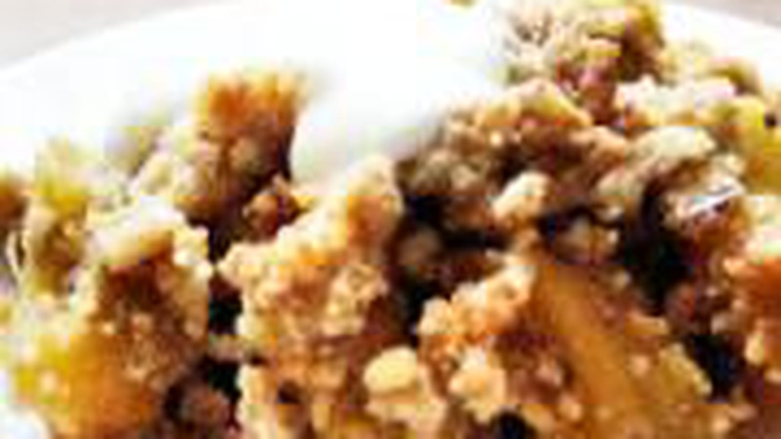 Crumble ananas-bananes aux noix de pécan