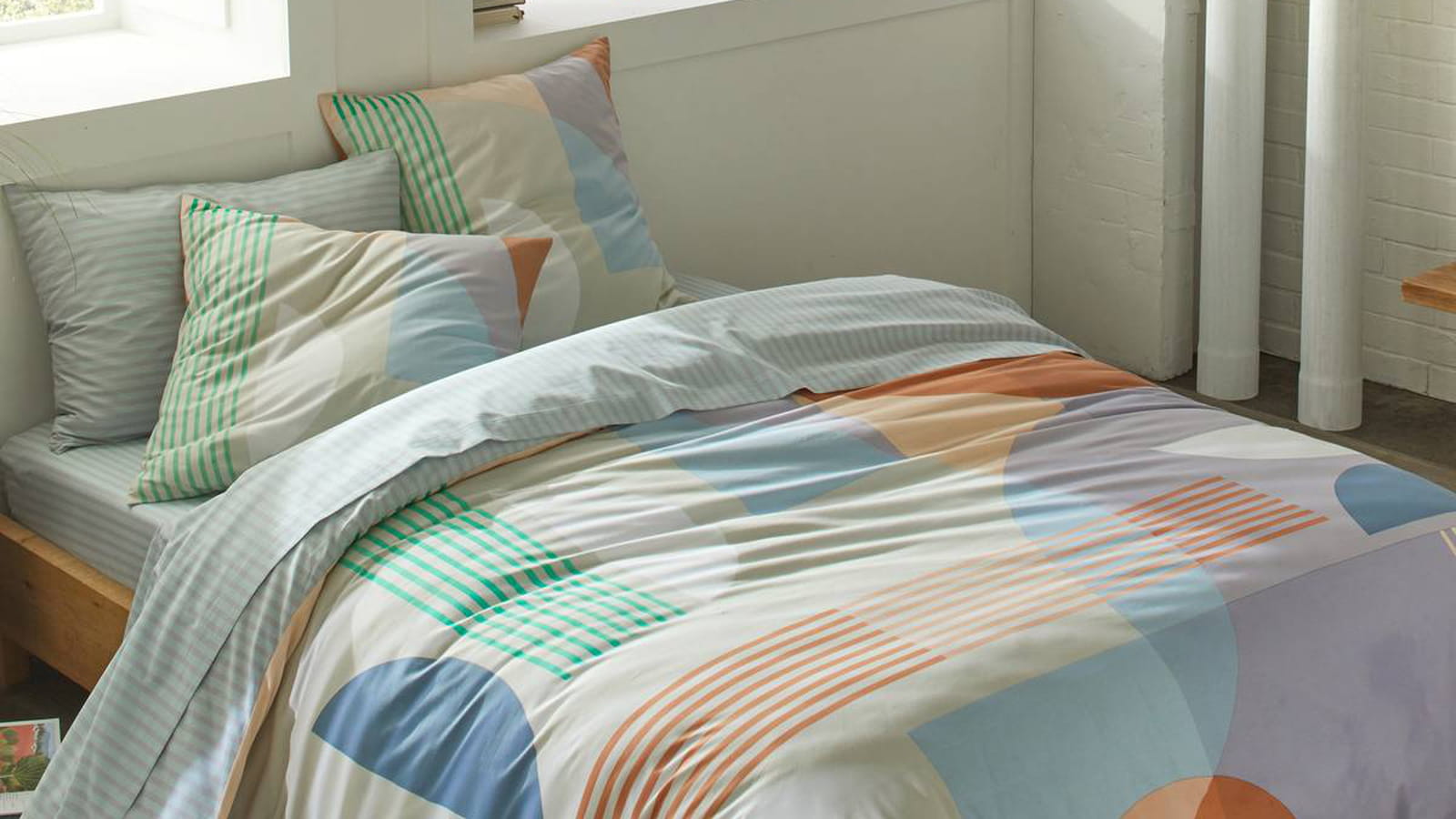 Une housse de couette graphique
