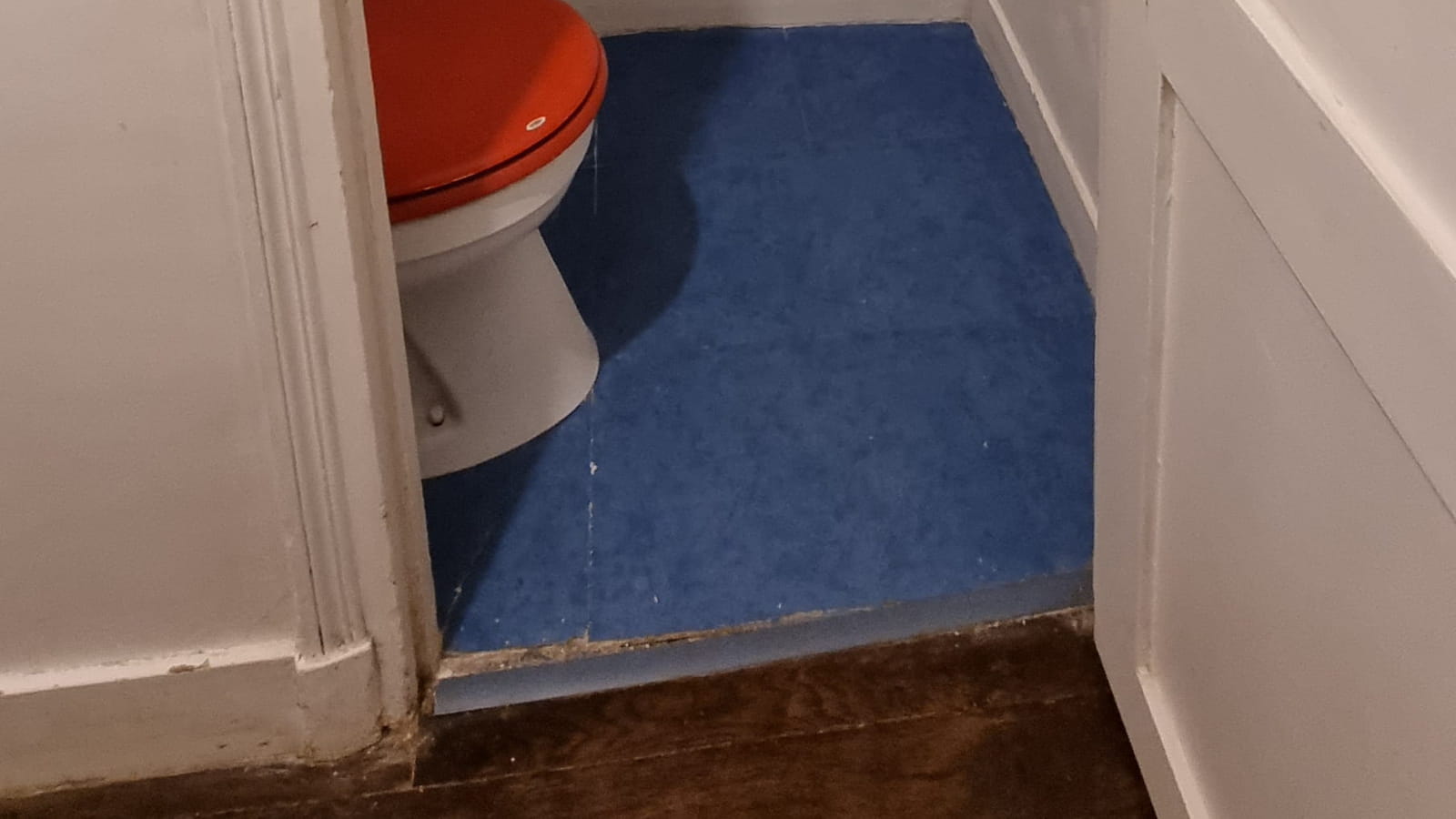 WC avant 
