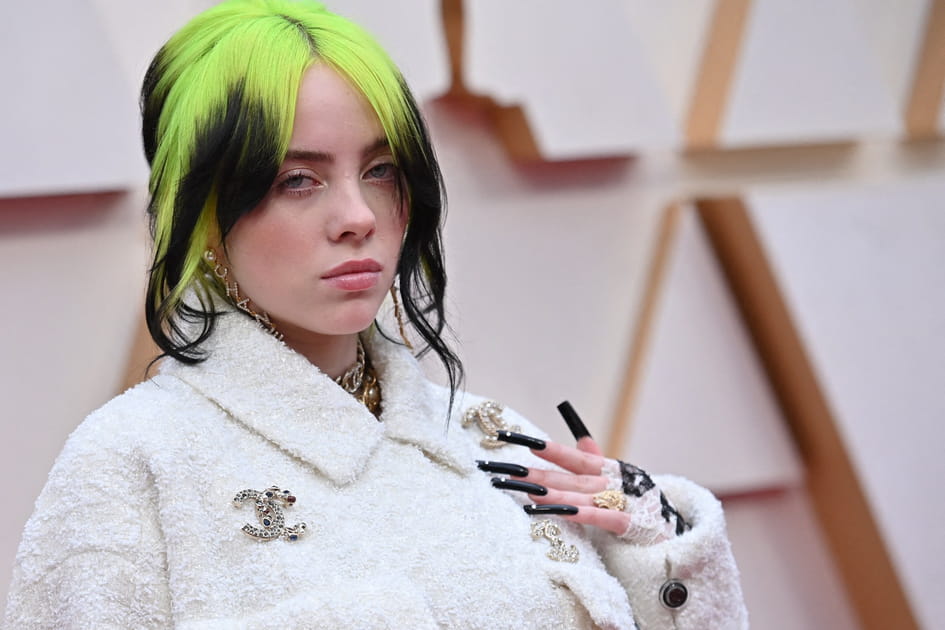 Les ongles noirs XXL de Billie Eilish
