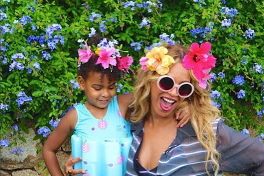 La couronne de fleurs de Beyoncé et de Blue Ivy