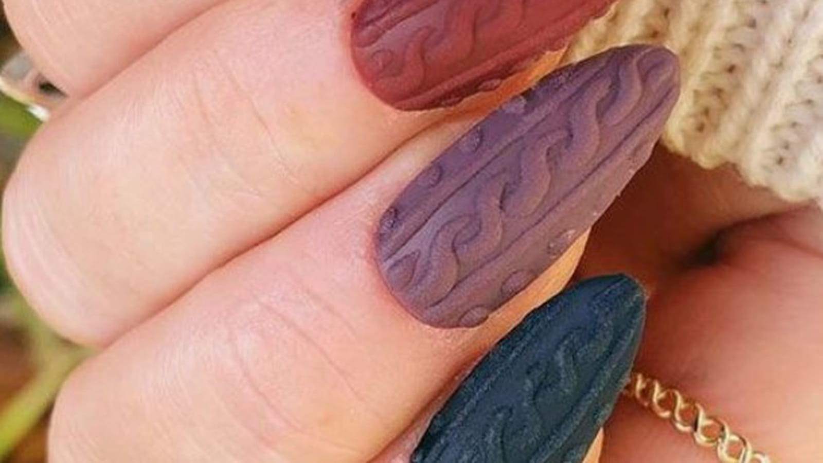 Ongles effet pull multicolore