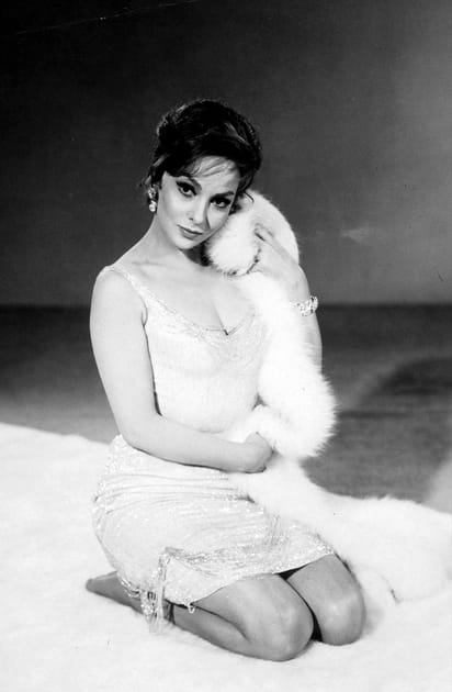 Gina Lollobrigida&nbsp;: regard de braise et robe scintillante en 1964
