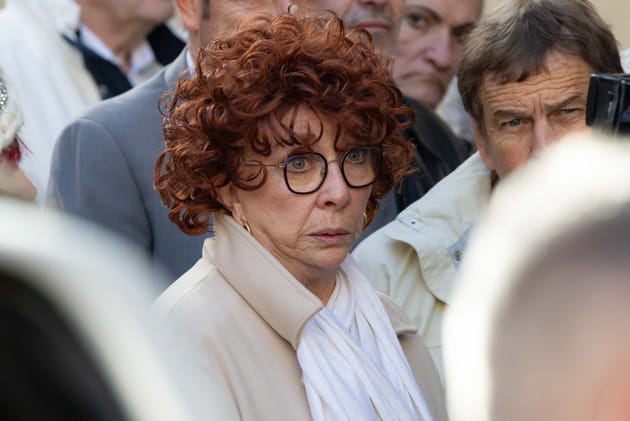 Charlotte Julian invit&eacute;e aux obs&egrave;ques d'Evelyne Leclercq