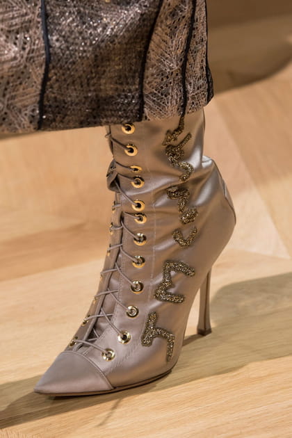 Les bottes lac&eacute;es du d&eacute;fil&eacute; J Mendel