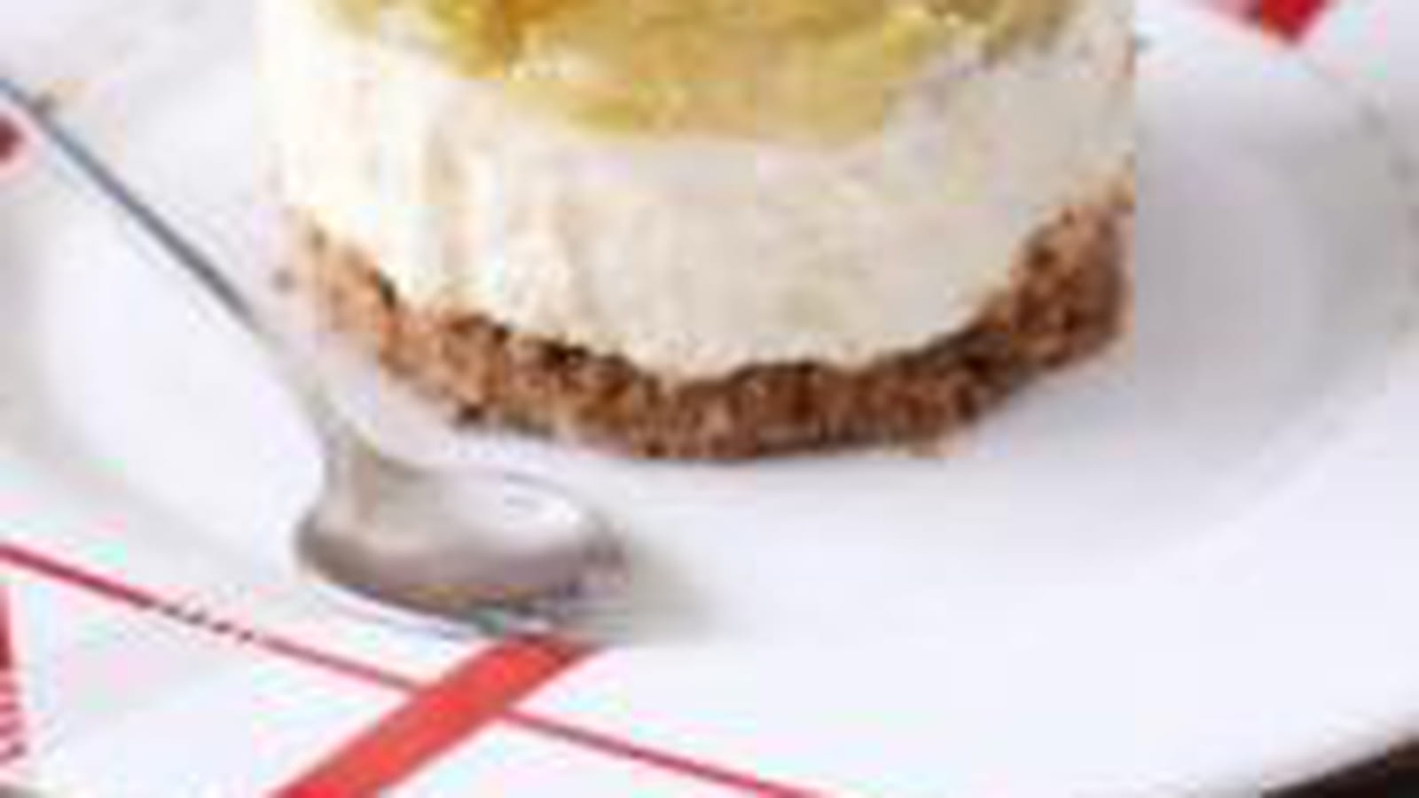 Entremet épicé à la mousse mascarpone Galbani® et rhubarbe caramélisée 
