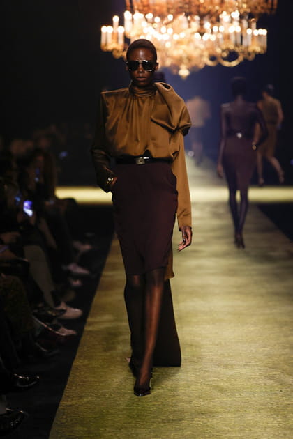 Look 39&nbsp;du d&eacute;fil&eacute; Saint Laurent