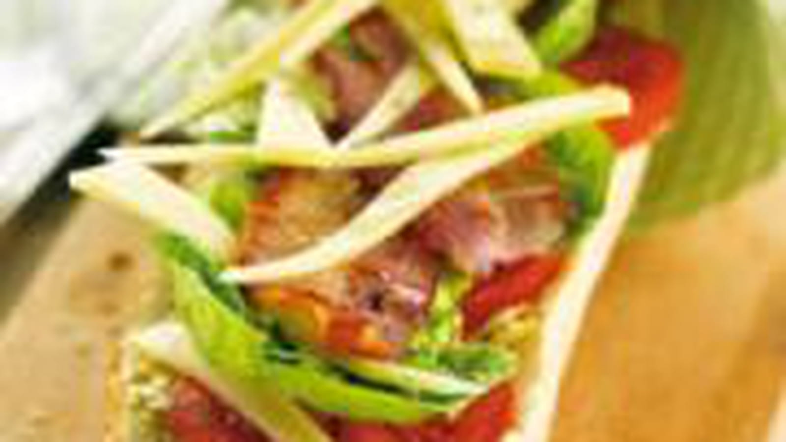Tartine aux tomates et bacon
