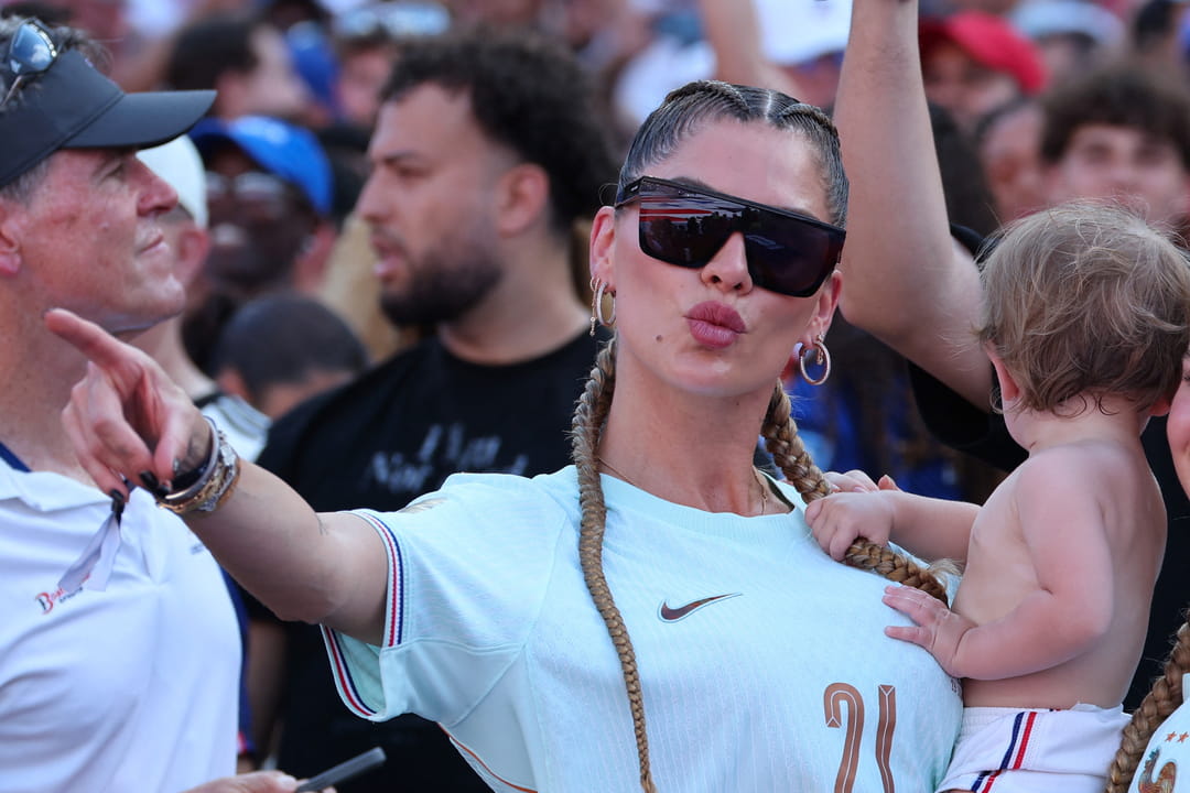 The excited WAGs in the stands to support the Blues (PHOTOS) The excited WAGs in the stands to support the Blues (PHOTOS)