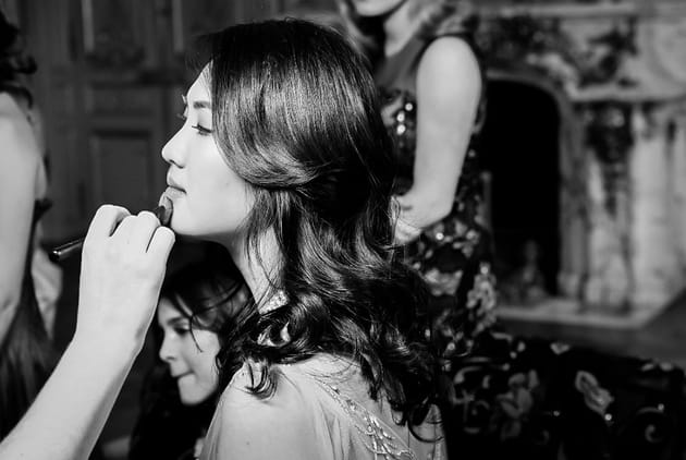 Annabel Yao, en pleine séance de maquillage