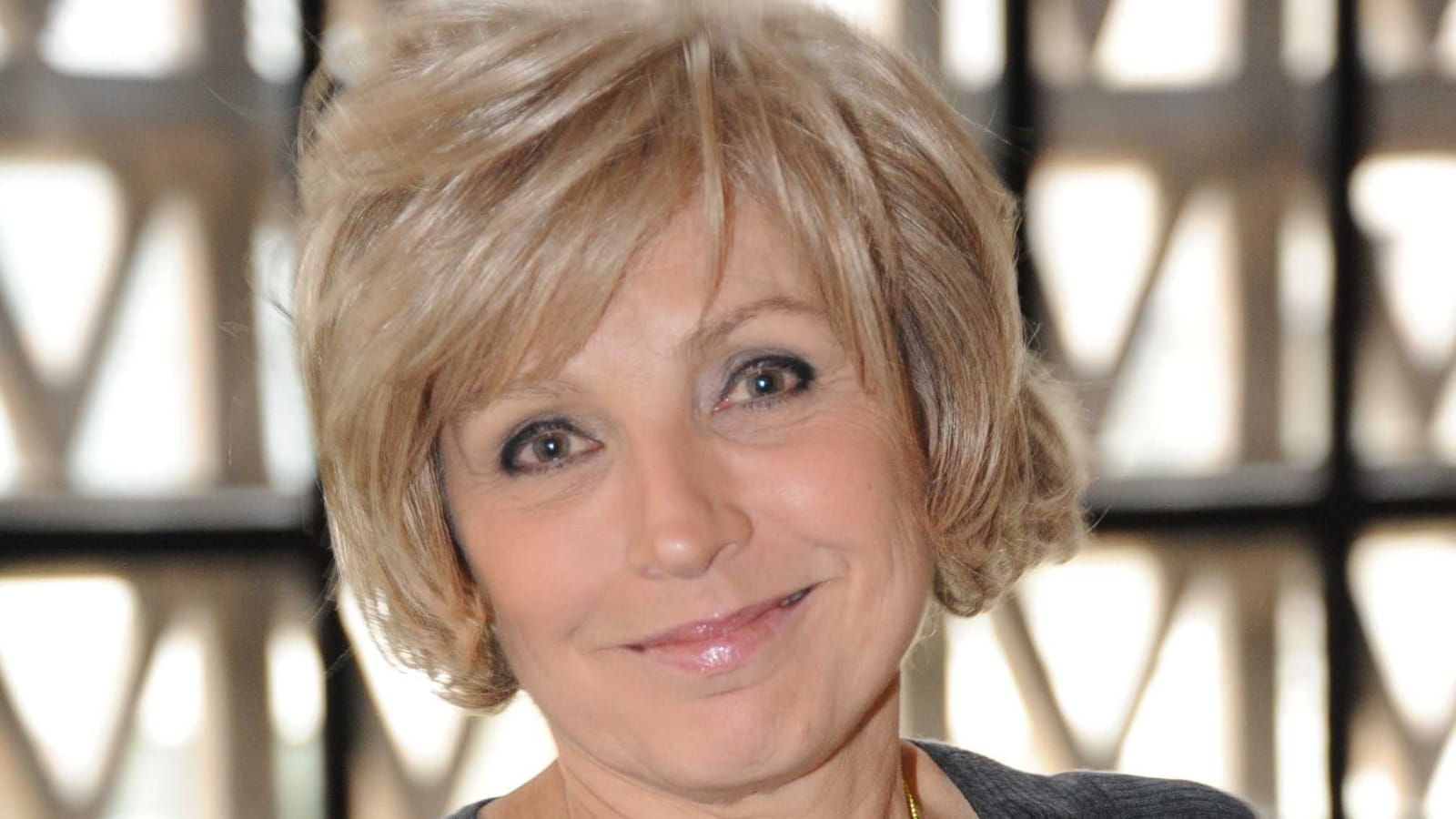 Evelyne Dhéliat