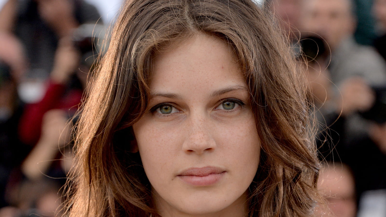 Marine Vacth, cheveux longs 
