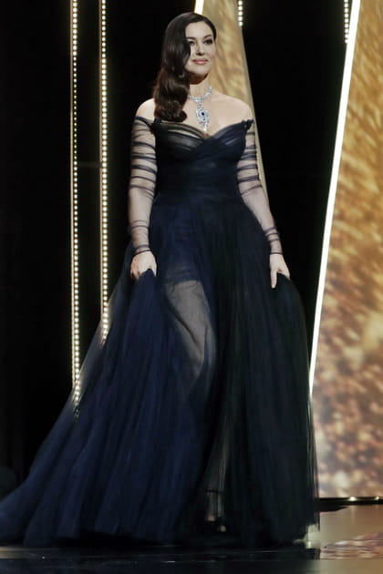 Monica Bellucci, maîtresse de cérémonie en Christian Dior