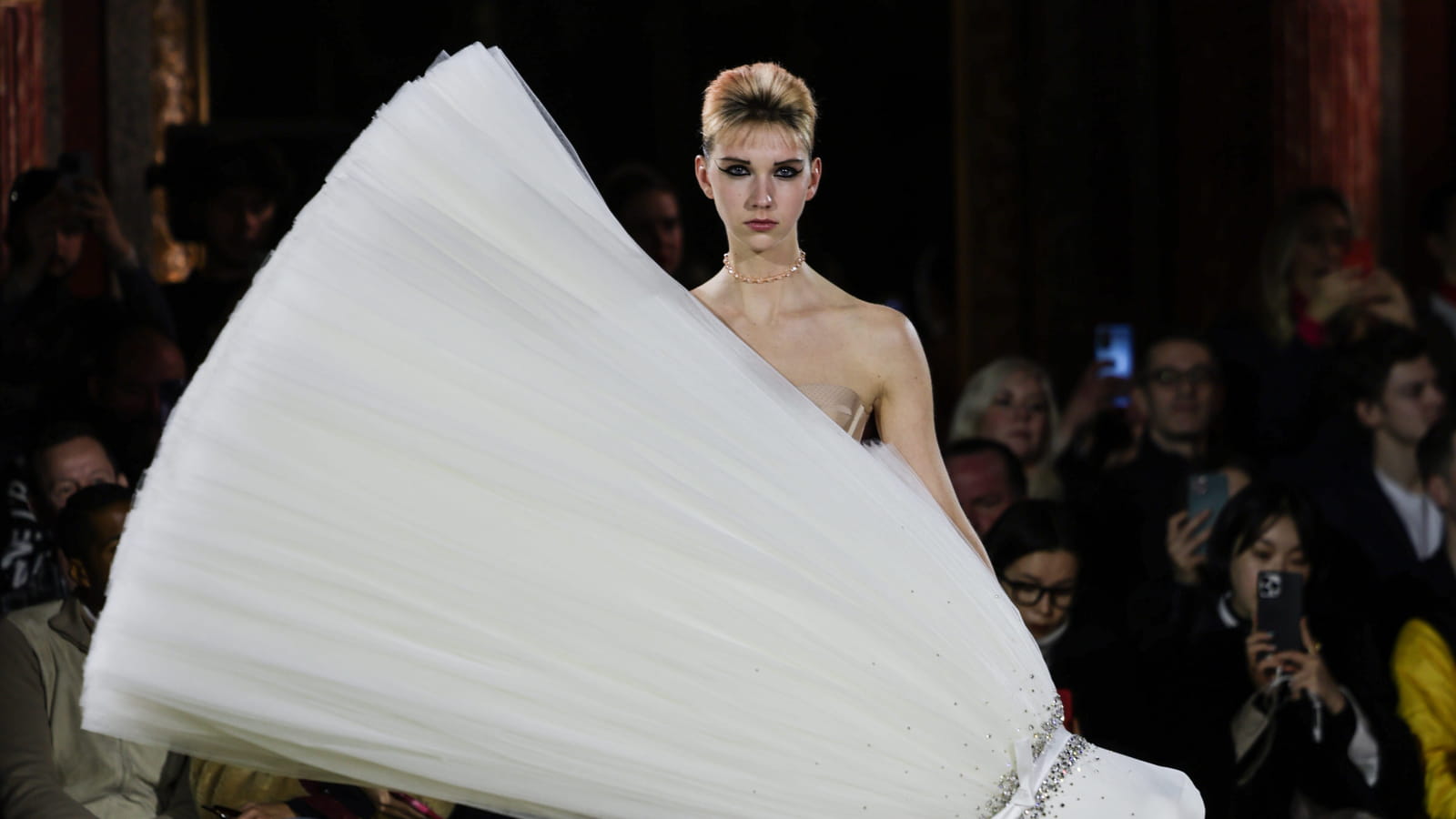 Look 18
