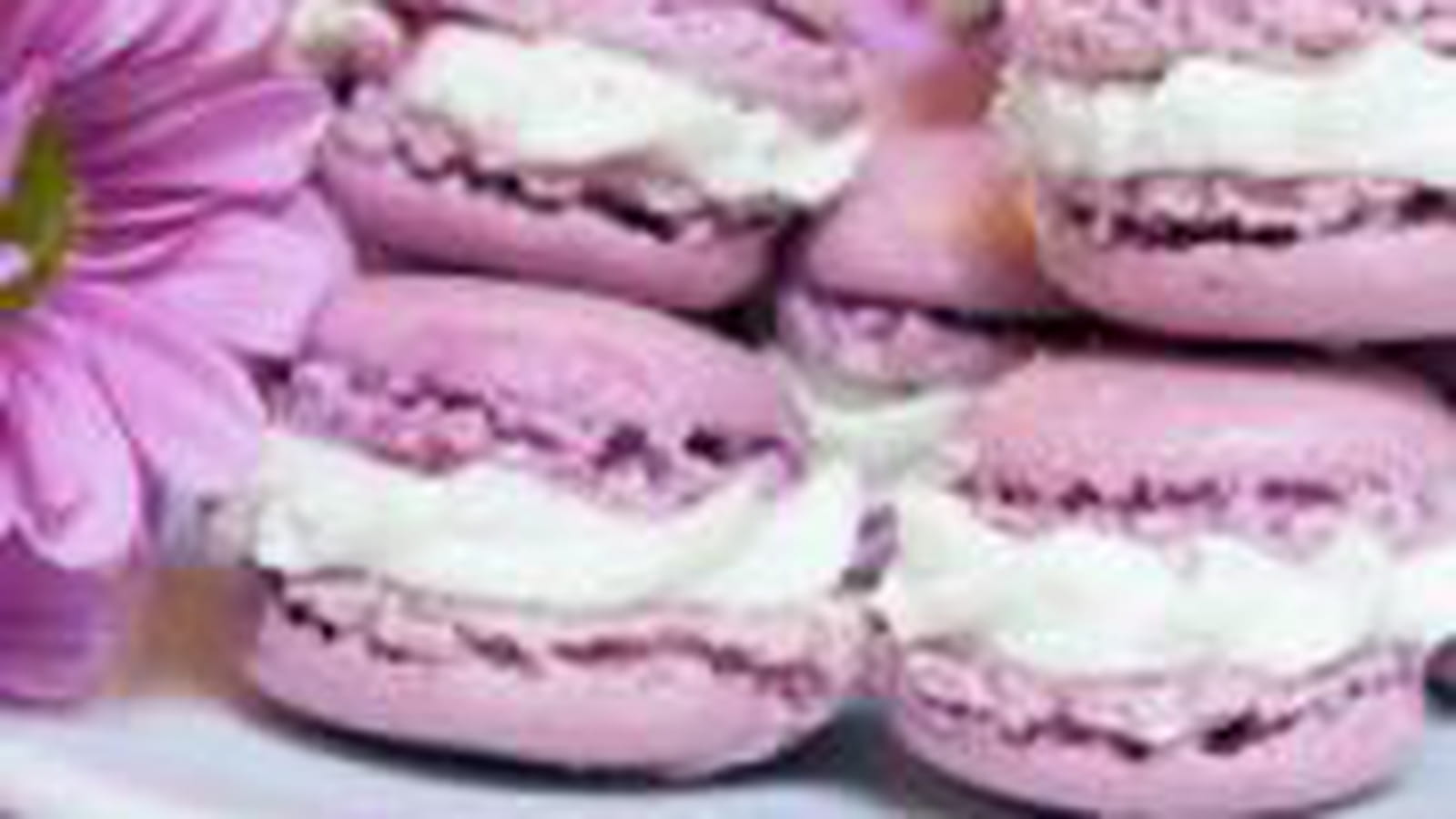 Macarons pistache framboises