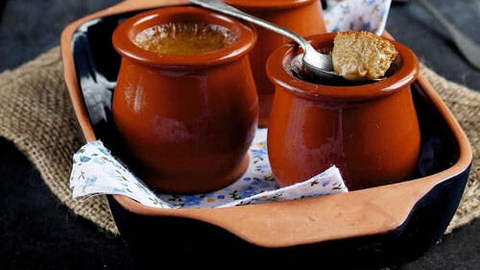 Pots de crème caramel, soja et orge