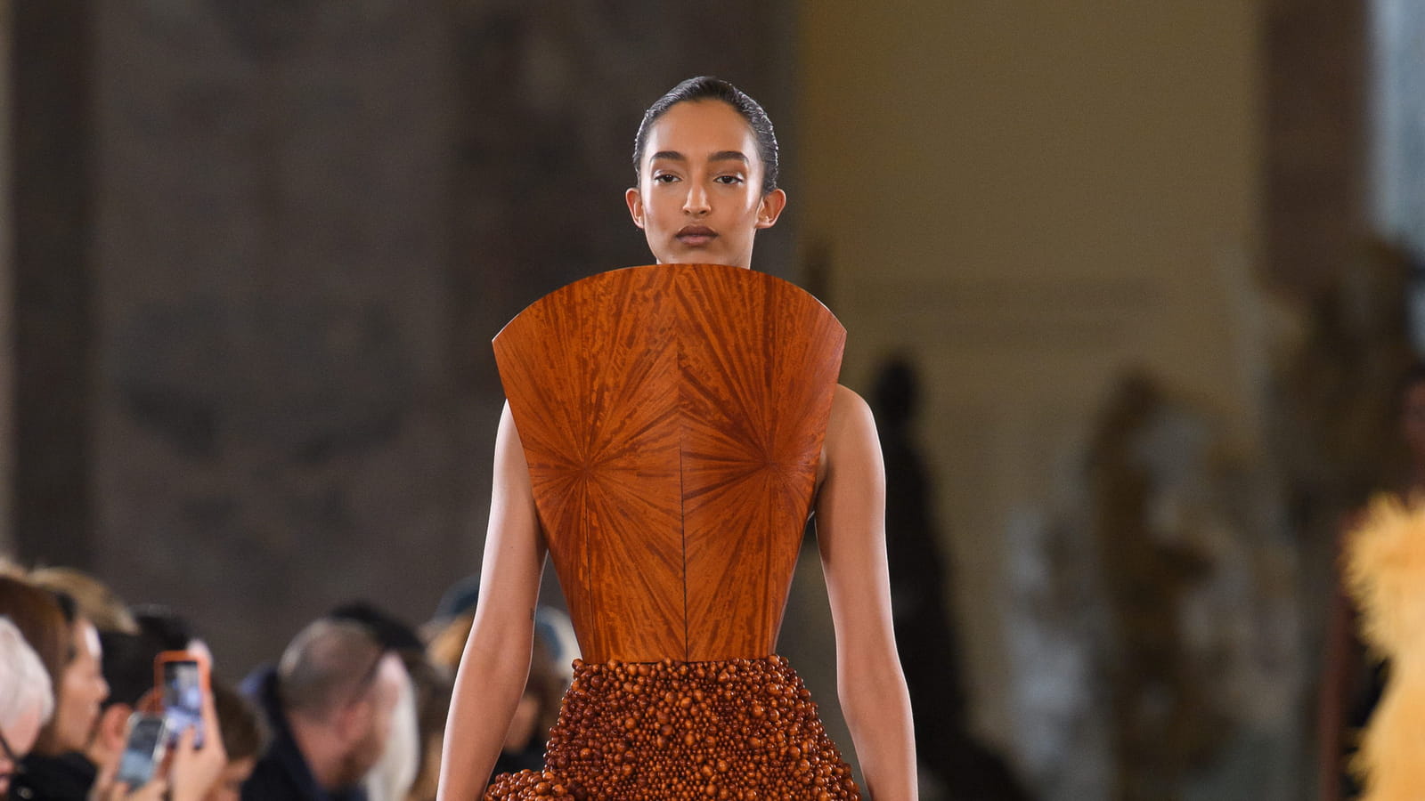 Look 13