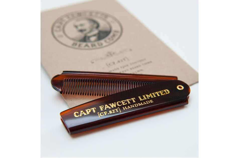 Peigne &agrave; barbe et &agrave; moustache de Captain Fawcett