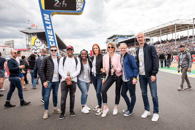 Maeva Coucke, Thierry Omeyer et des badauds pr&ecirc;ts pour la course