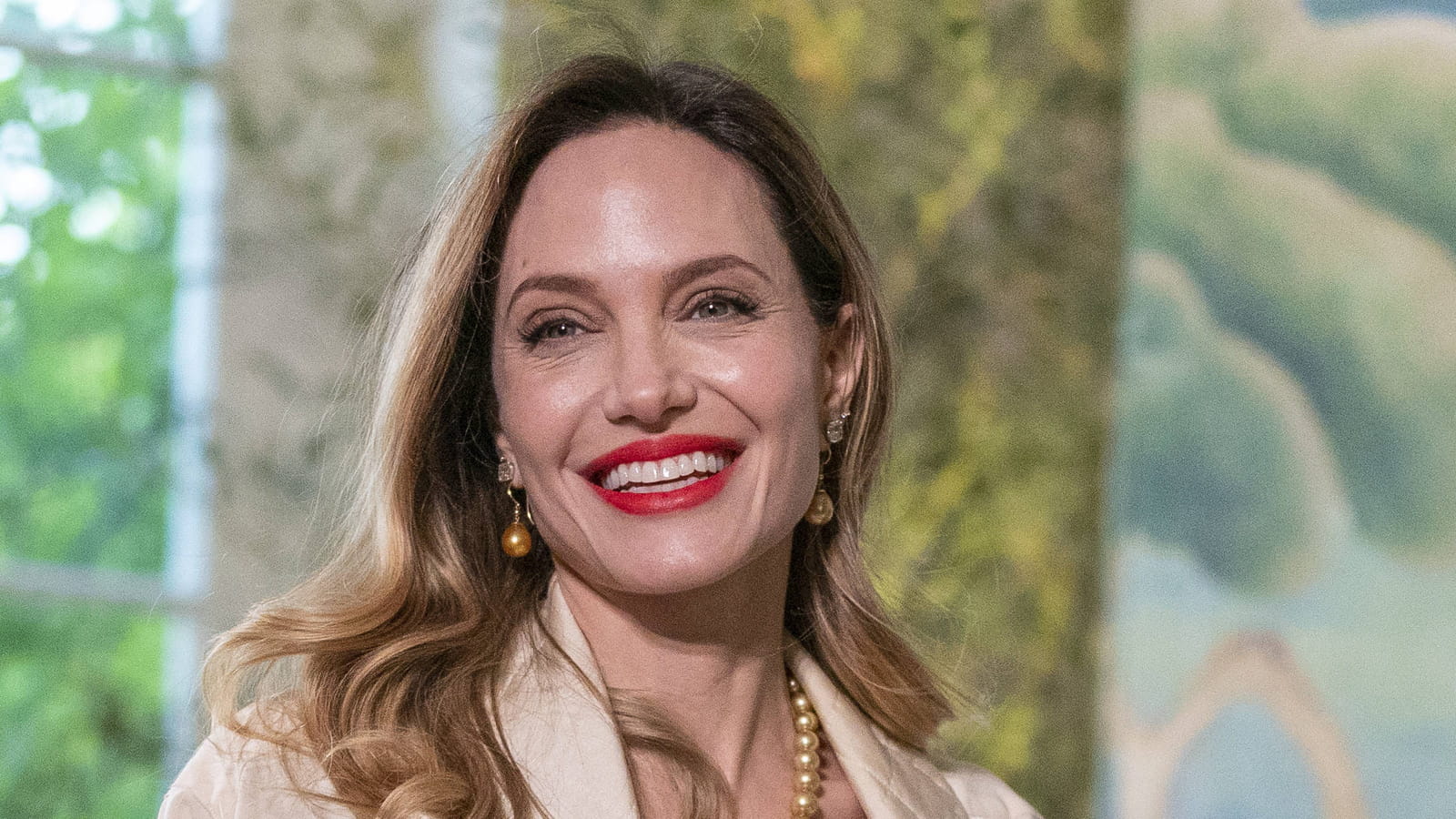 Angelina Jolie et sa bouche rouge