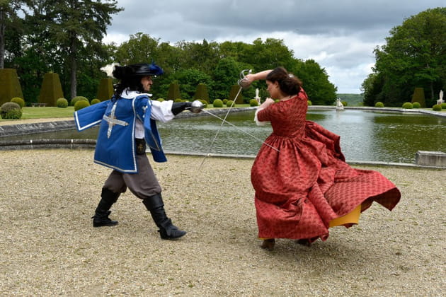 Une chasse aux &oelig;ufs avec des mousquetaires au Ch&acirc;teau de Breteuil