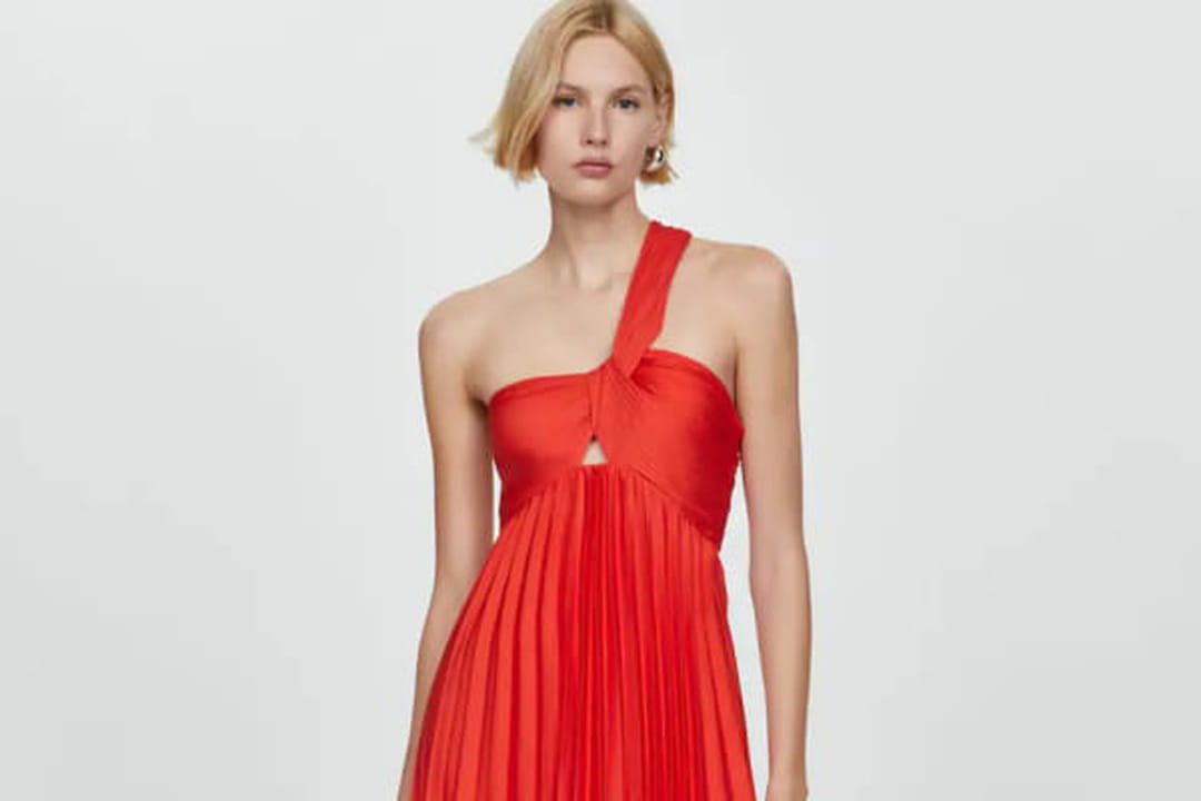 Robe asymétrique plissée