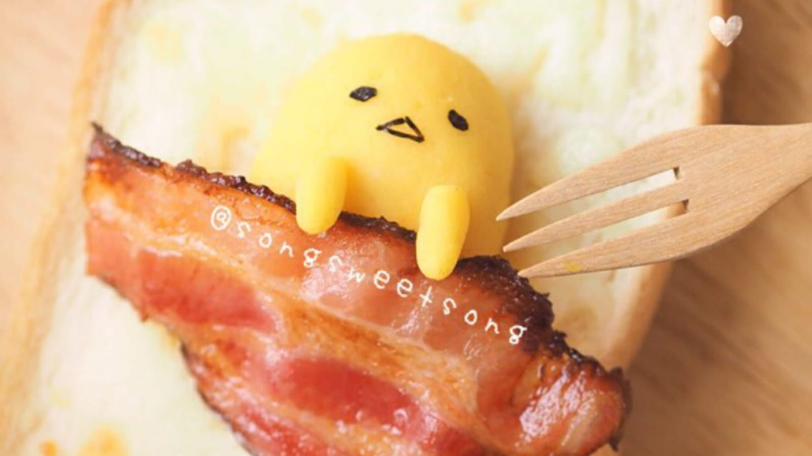 Toast pomme de terre et bacon Gudetama
