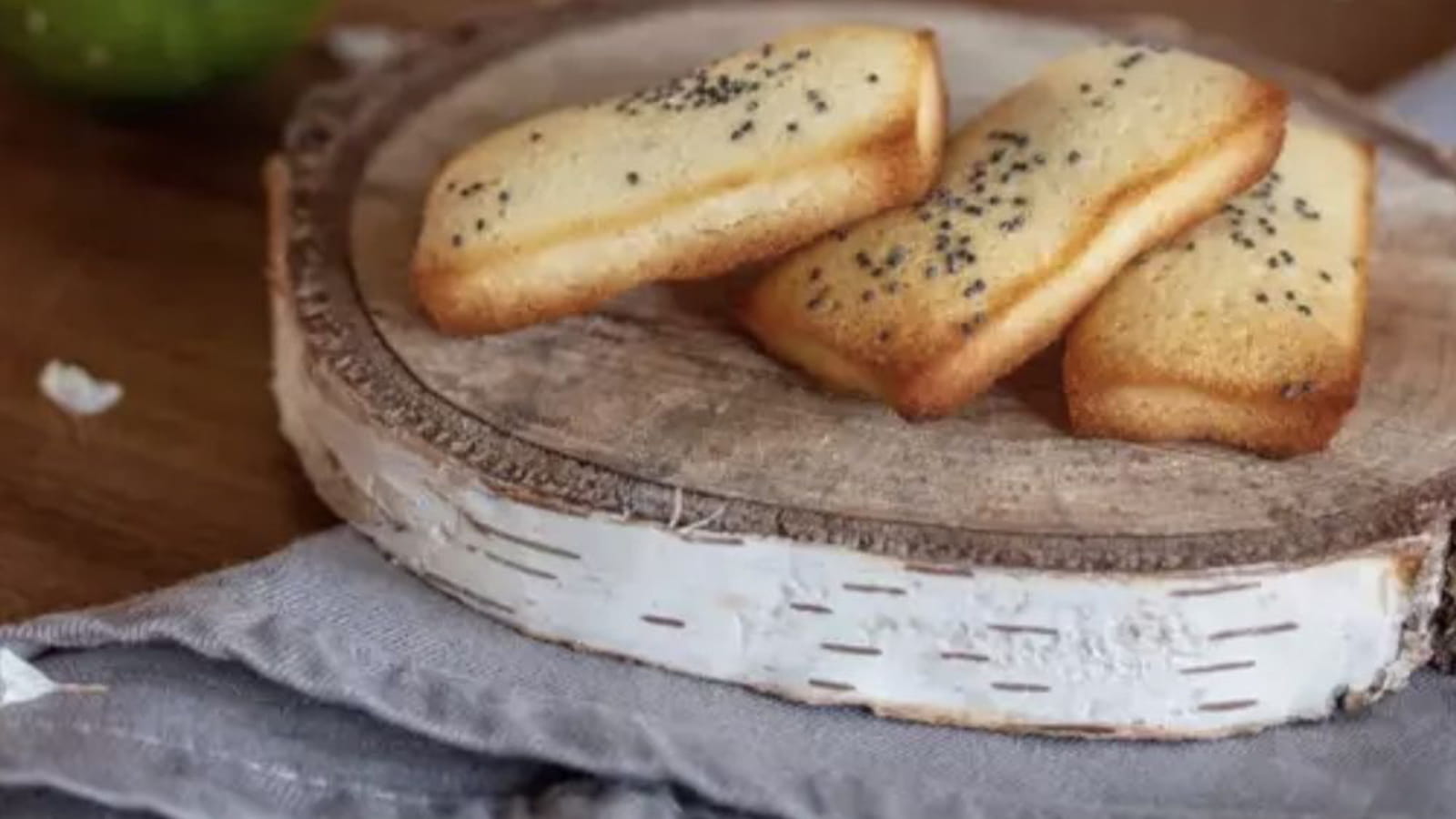 Mini financiers citron et graines de pavot