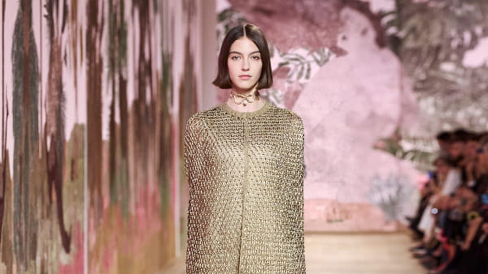 Look 60 