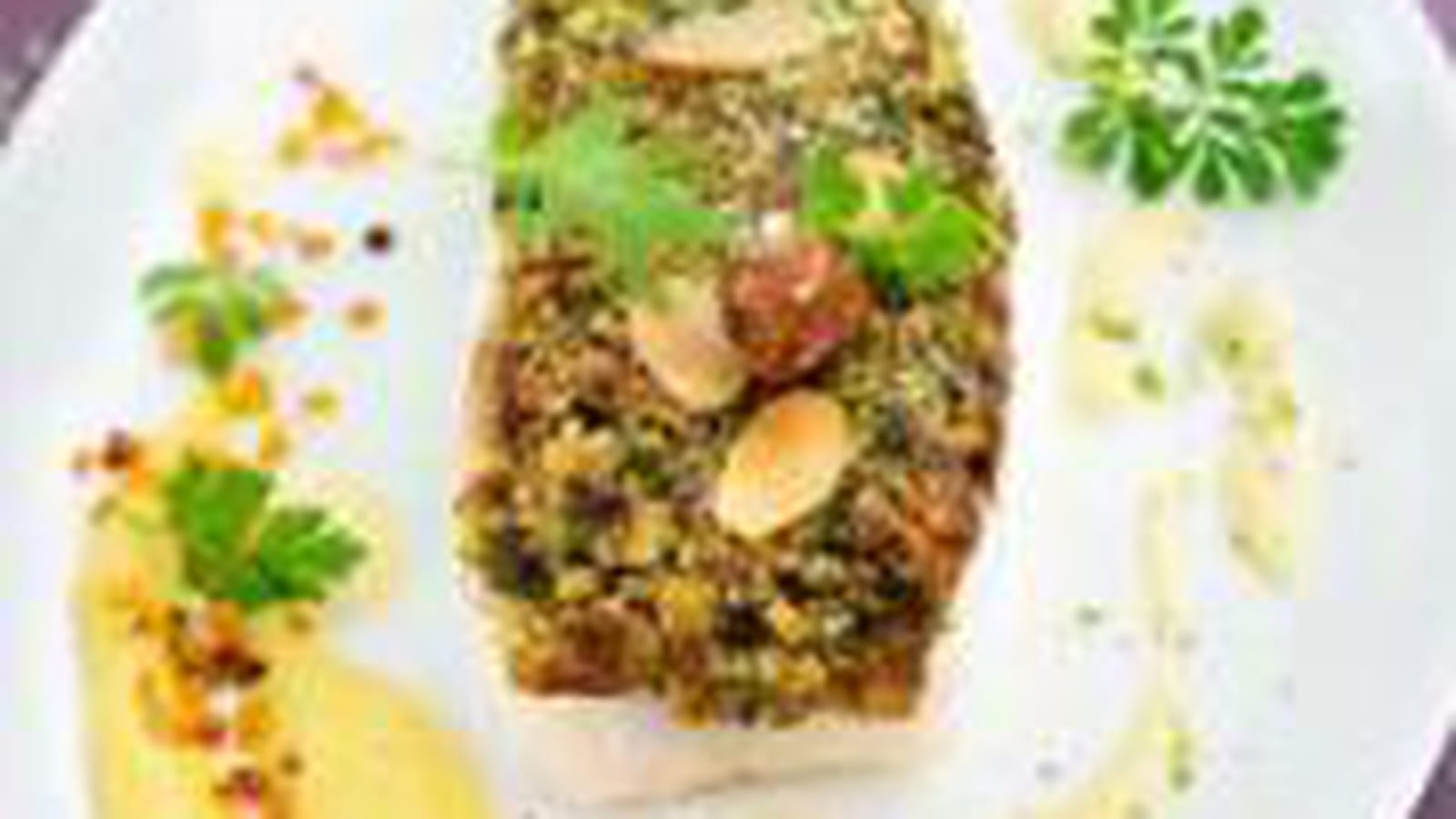 Turbot noisette amande, sauce cannelle