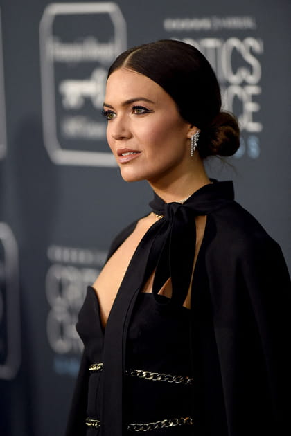 Le chignon sophistiqu&eacute; de Mandy Moore