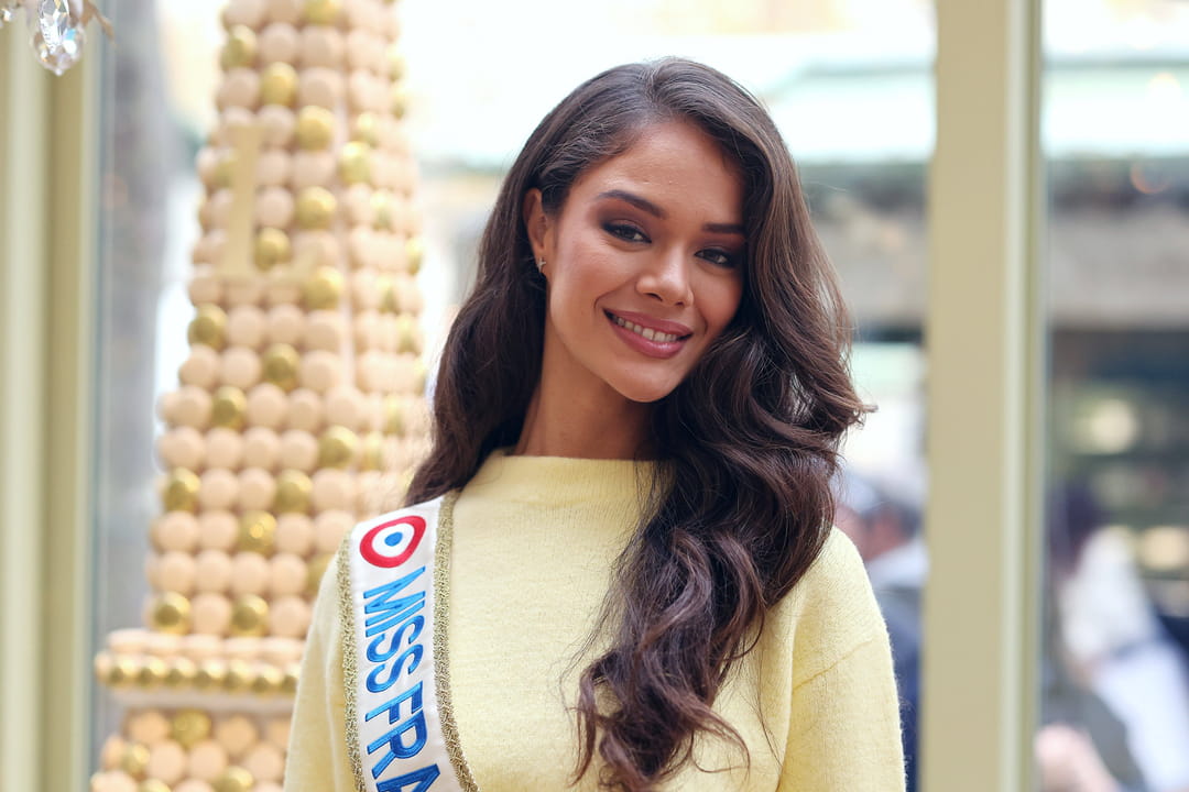 PHOTOS of the first steps of Miss France 2026, chaperoned by Camille Cerf PHOTOS of the first steps of Miss France 2026, chaperoned by Camille Cerf