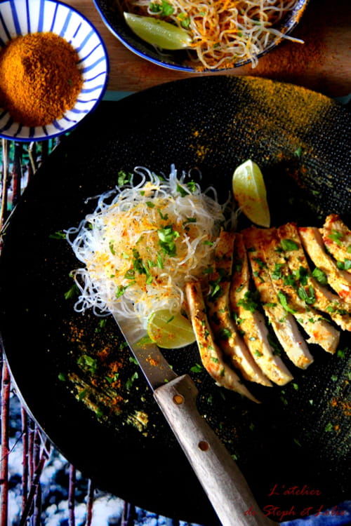 Escalope de dinde marinée à l’indienne, nouilles de soja
