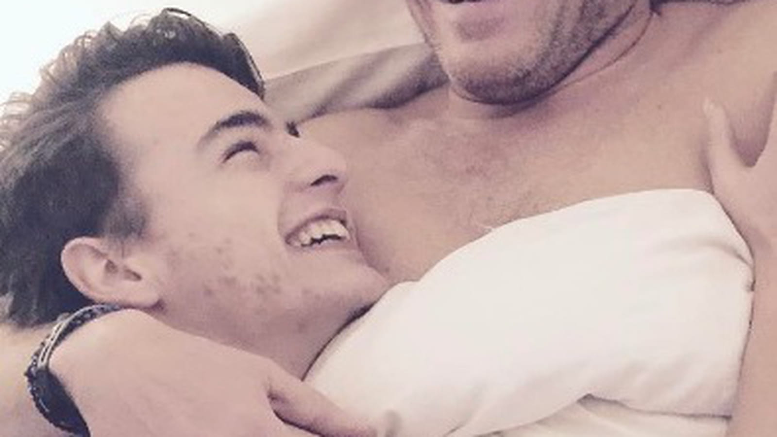 Benjamin Castaldi et son fils, Simon 
