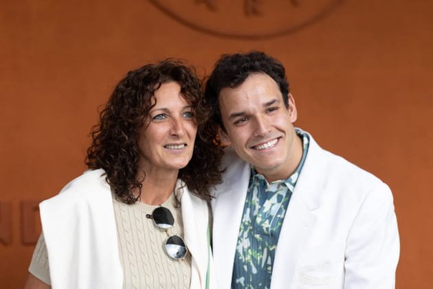 Théo Curin complice avec sa maman Stéphanie à Roland-Garros