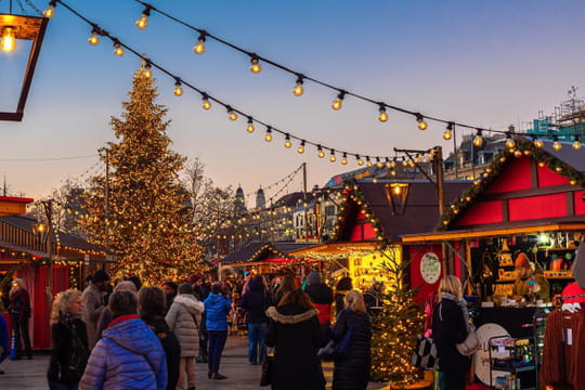 Patinoire, vin chaud et chalets&nbsp;: le plus grand march&eacute; de No&euml;l d'&Icirc;le-de-France d&eacute;marre avant tout le monde