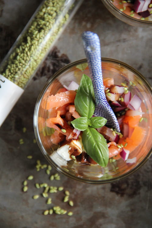 Verrines de feta, saumon et sésame-wasabi