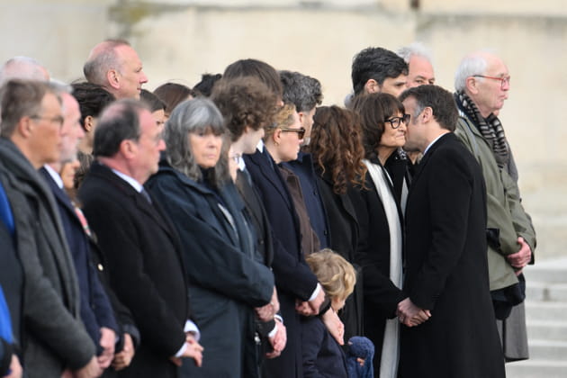 Emmanuel Macron salue la veuve de Lionel Jospin, Sylviane Agacinski