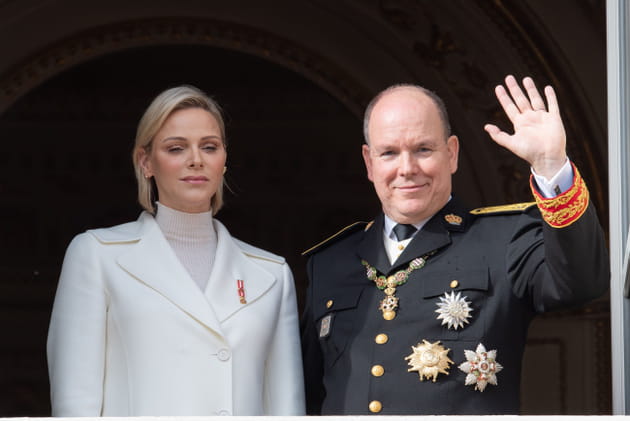 Charlene de Monaco et Albert II, tr&egrave;s solennels