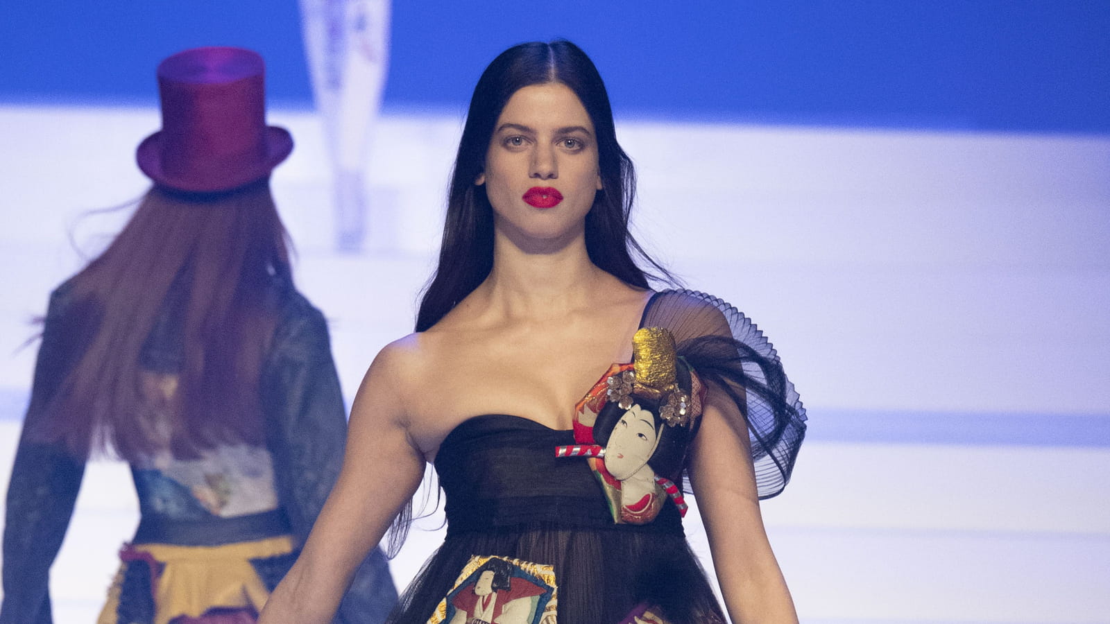 Look 11