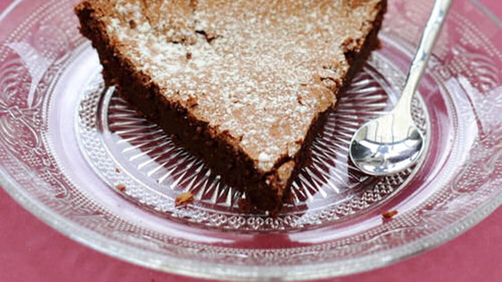 Gâteau fondant au chocolat noir et à la poudre d'amande sans beurre