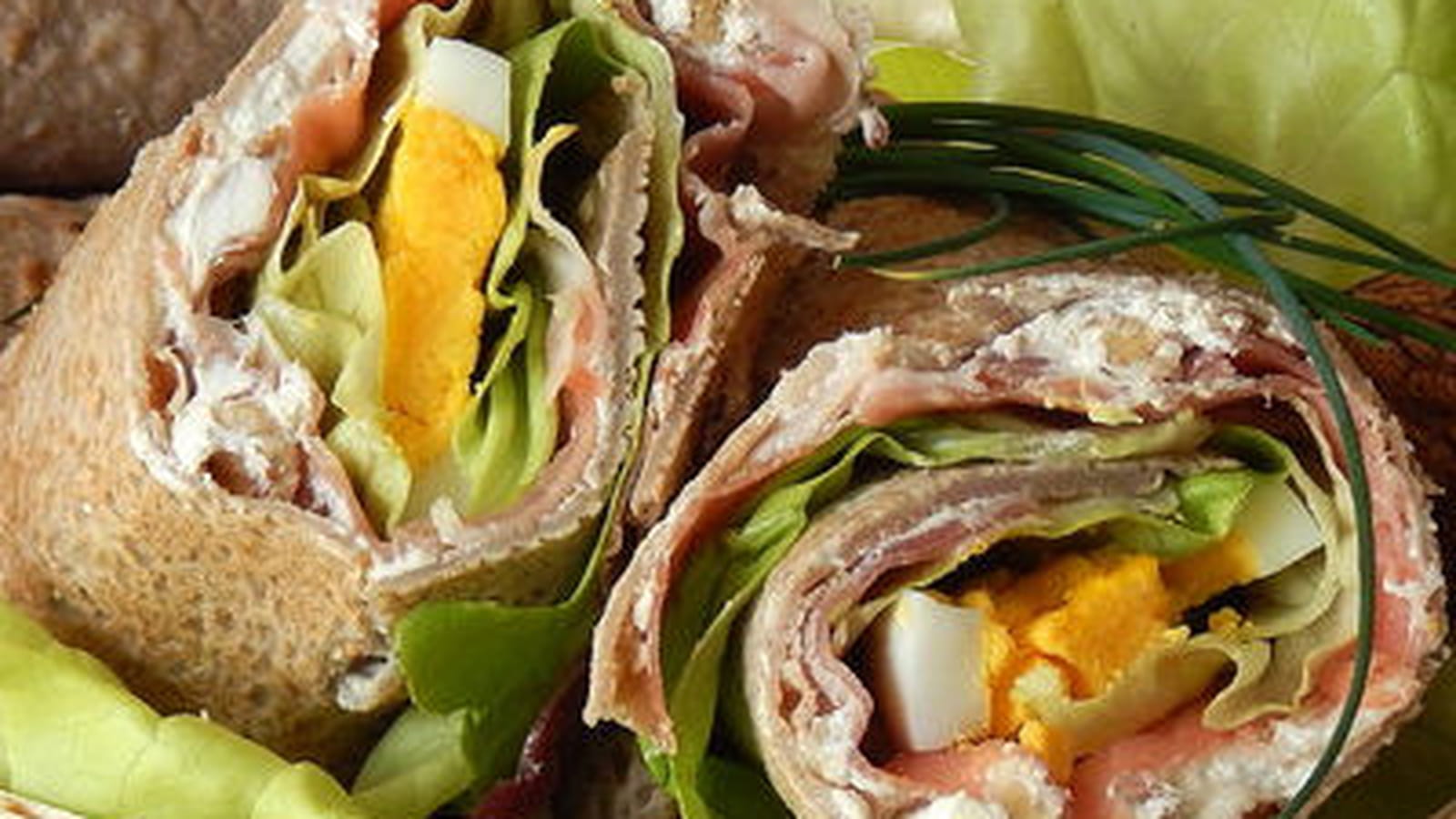 Wraps de sarrasin fromage aux noix et jambon de Parme
