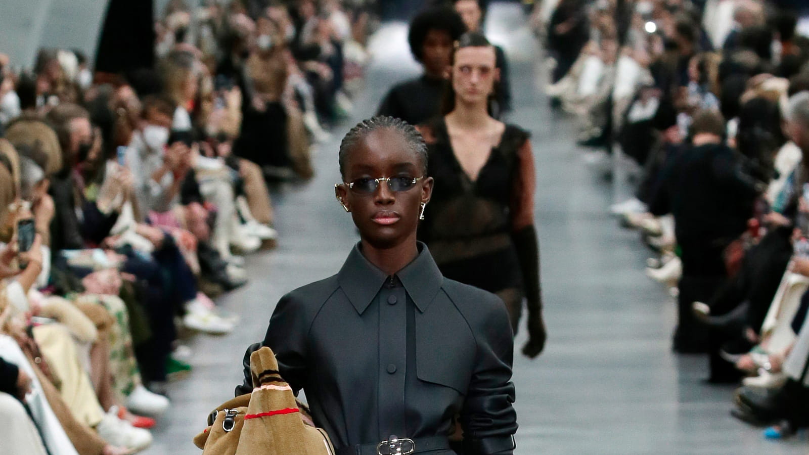 Look 32
