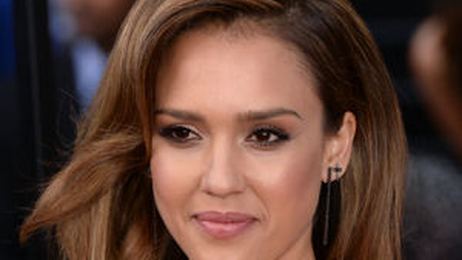 Jessica Alba, cheveux longs
