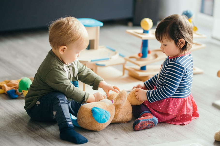 Les étapes de la sociabilisation de l'enfant