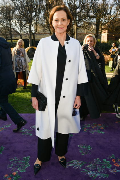 Sigourney Weaver au d&eacute;fil&eacute; Dior