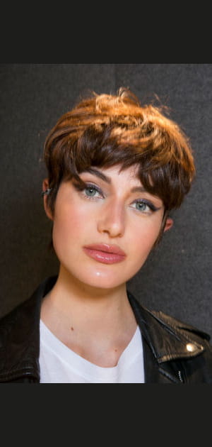 D&eacute;fil&eacute; Moschino pr&ecirc;t-&agrave;-porter printemps-&eacute;t&eacute; 2016