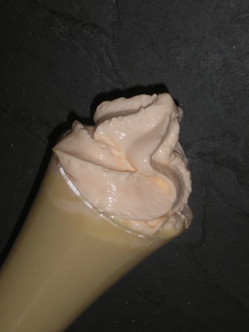 Velouté d'asperges et sa chantilly de saumon fumé