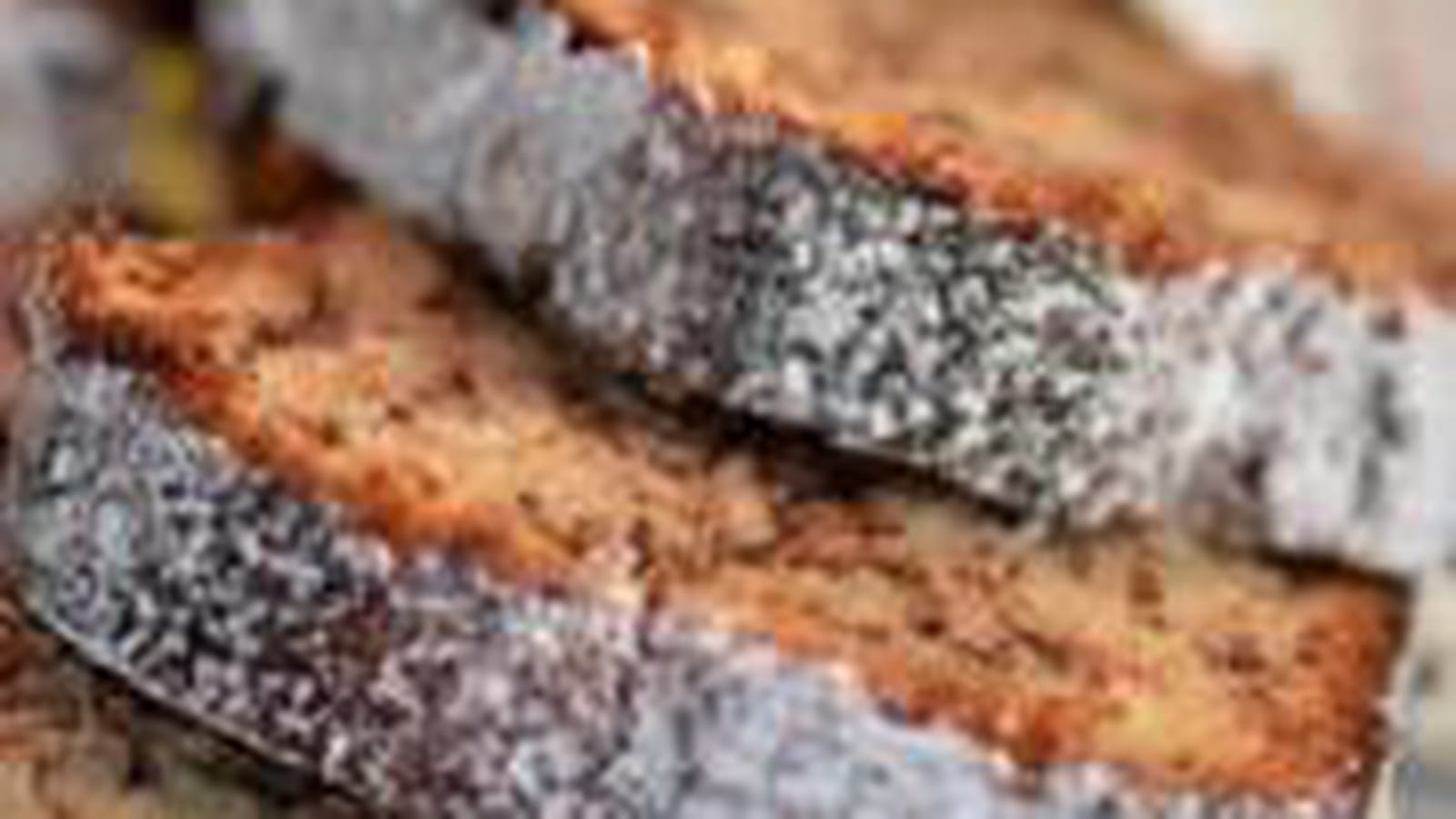 Cake yaourt, épices, amandes